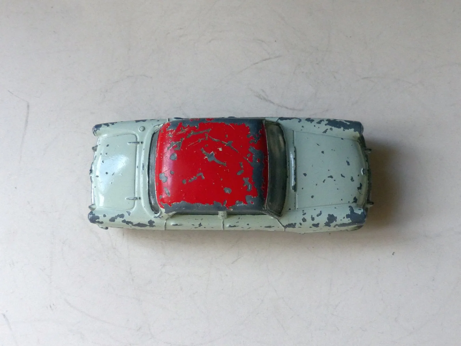 207 Standard Vanguard III with shaped wheels