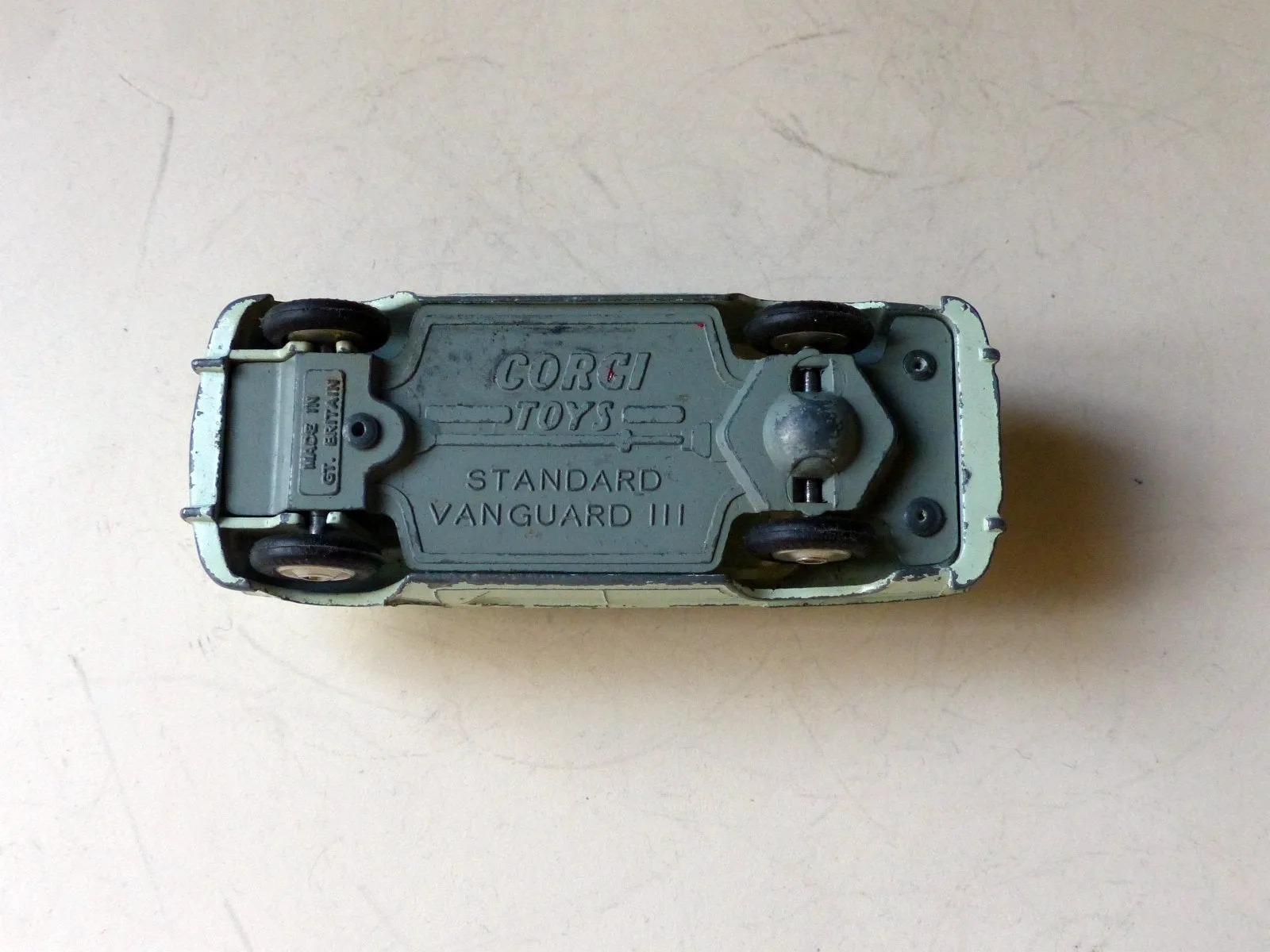 207 Standard Vanguard III with shaped wheels