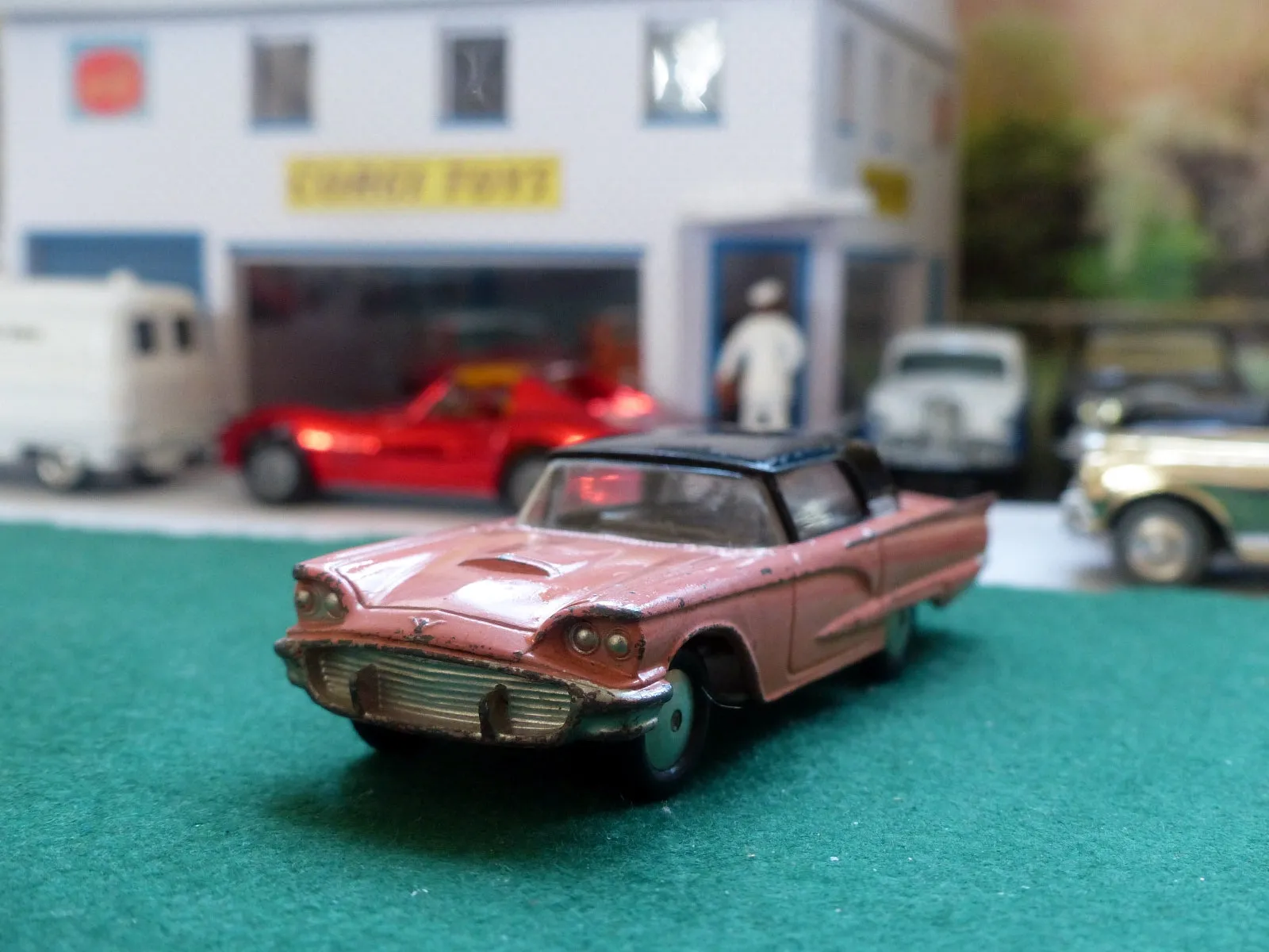 214M Ford Thunderbird