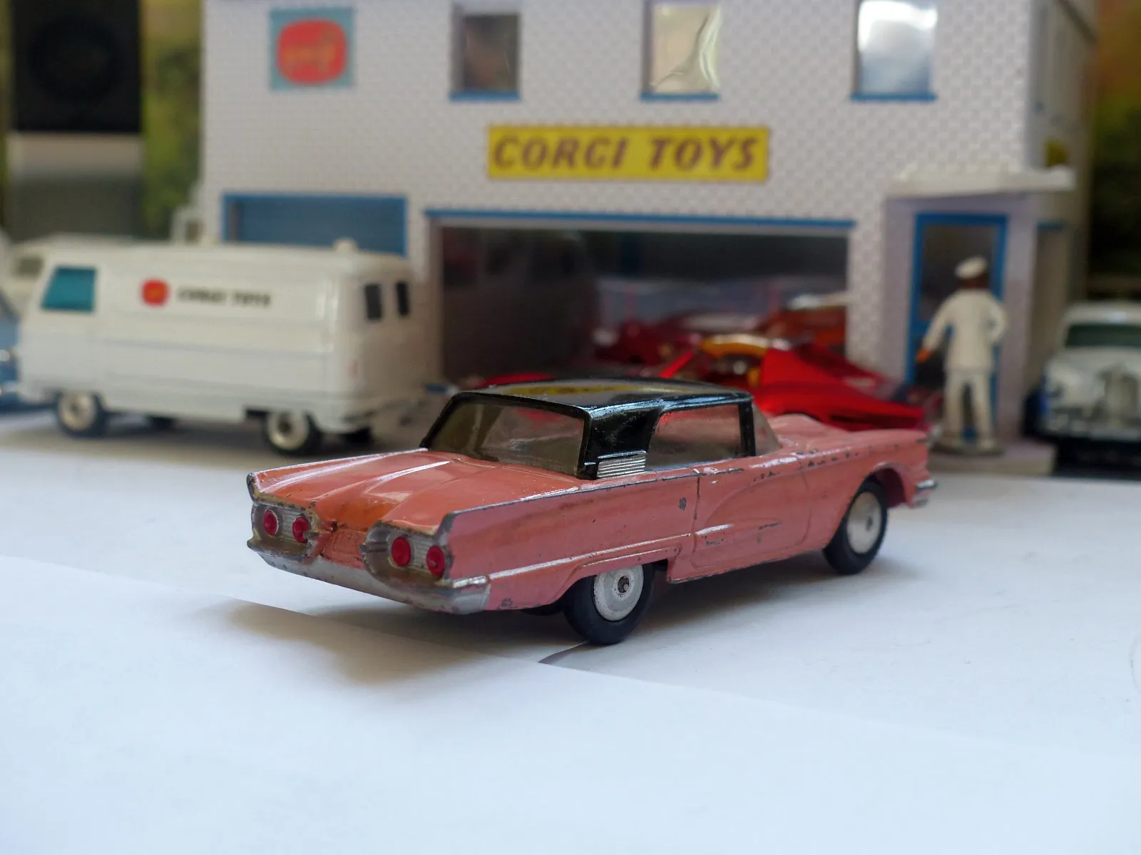 214M Ford Thunderbird