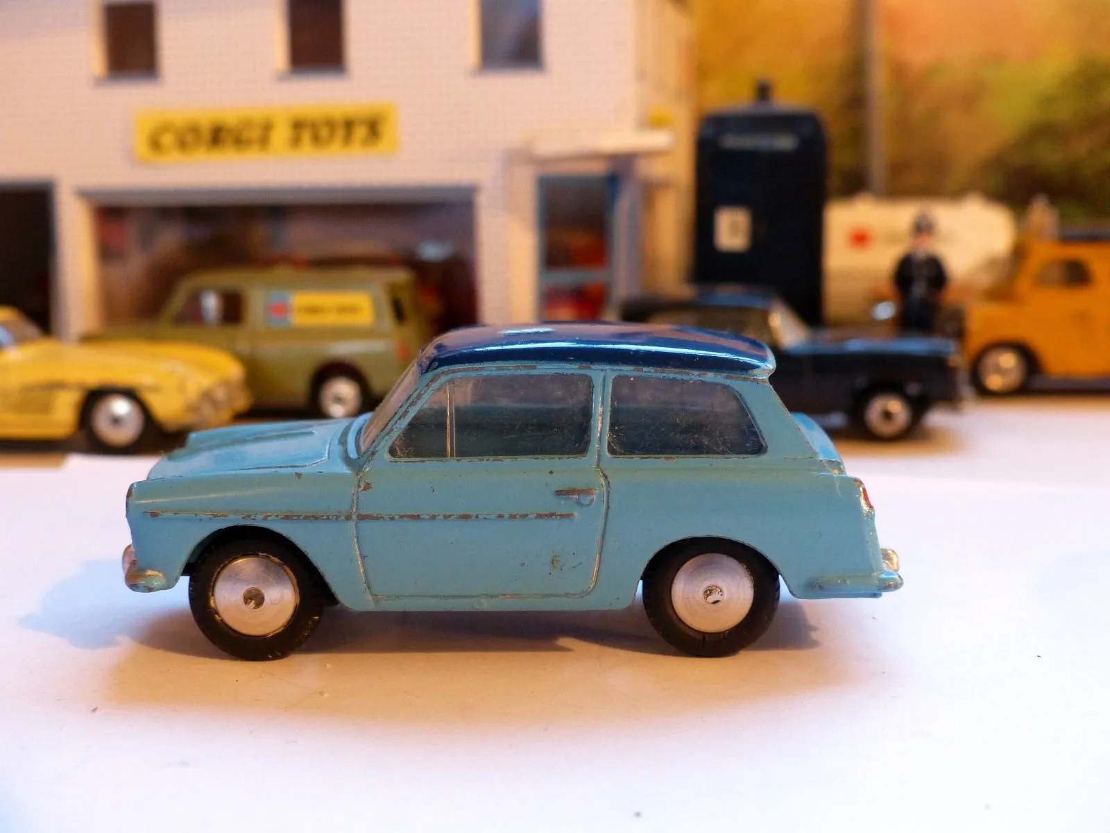 216 Austin A40 (early edition) (1)