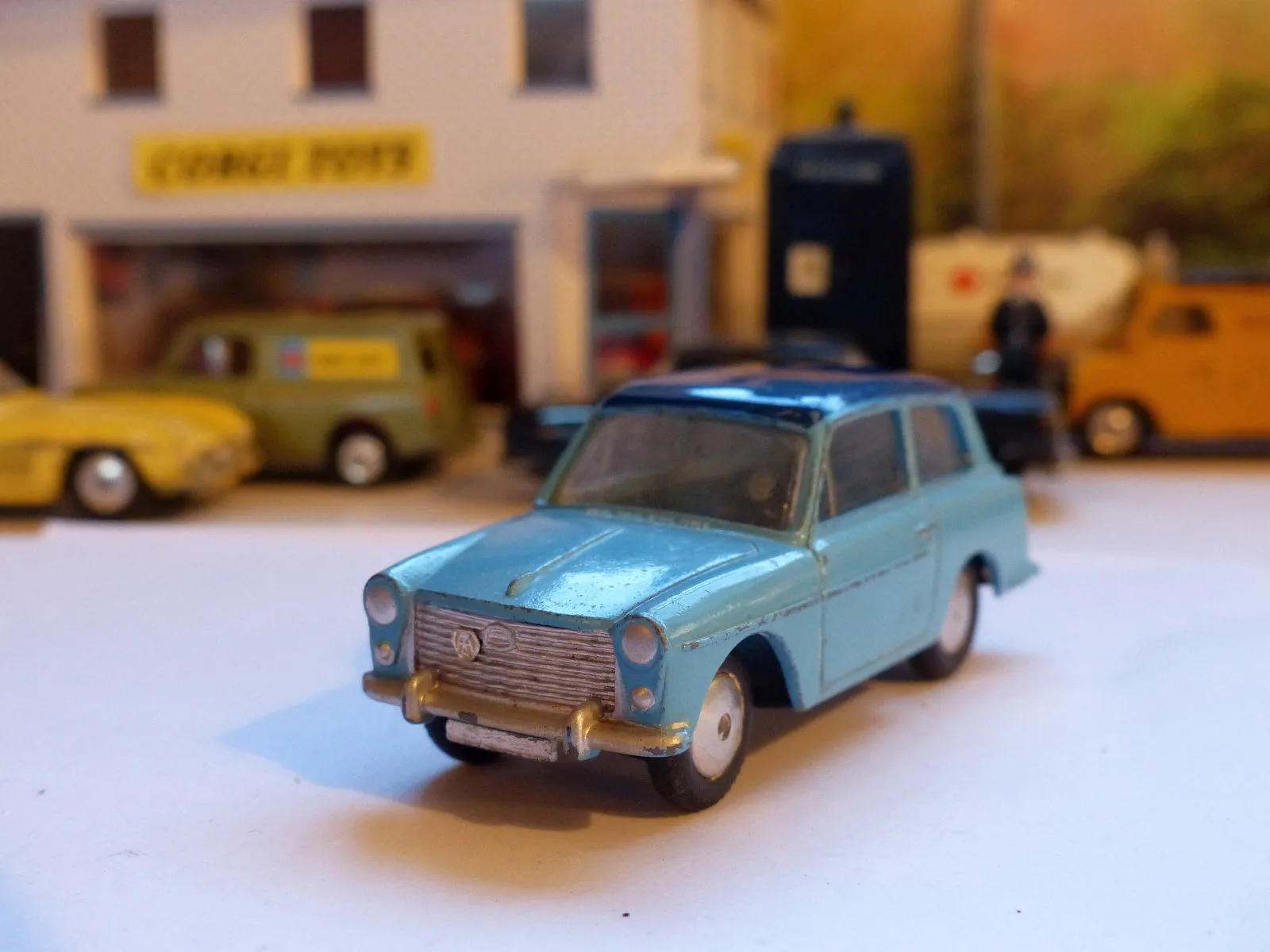 216 Austin A40 (early edition) (1)