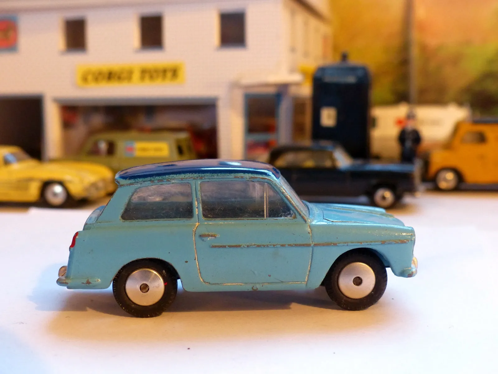 216 Austin A40 (early edition) (1)