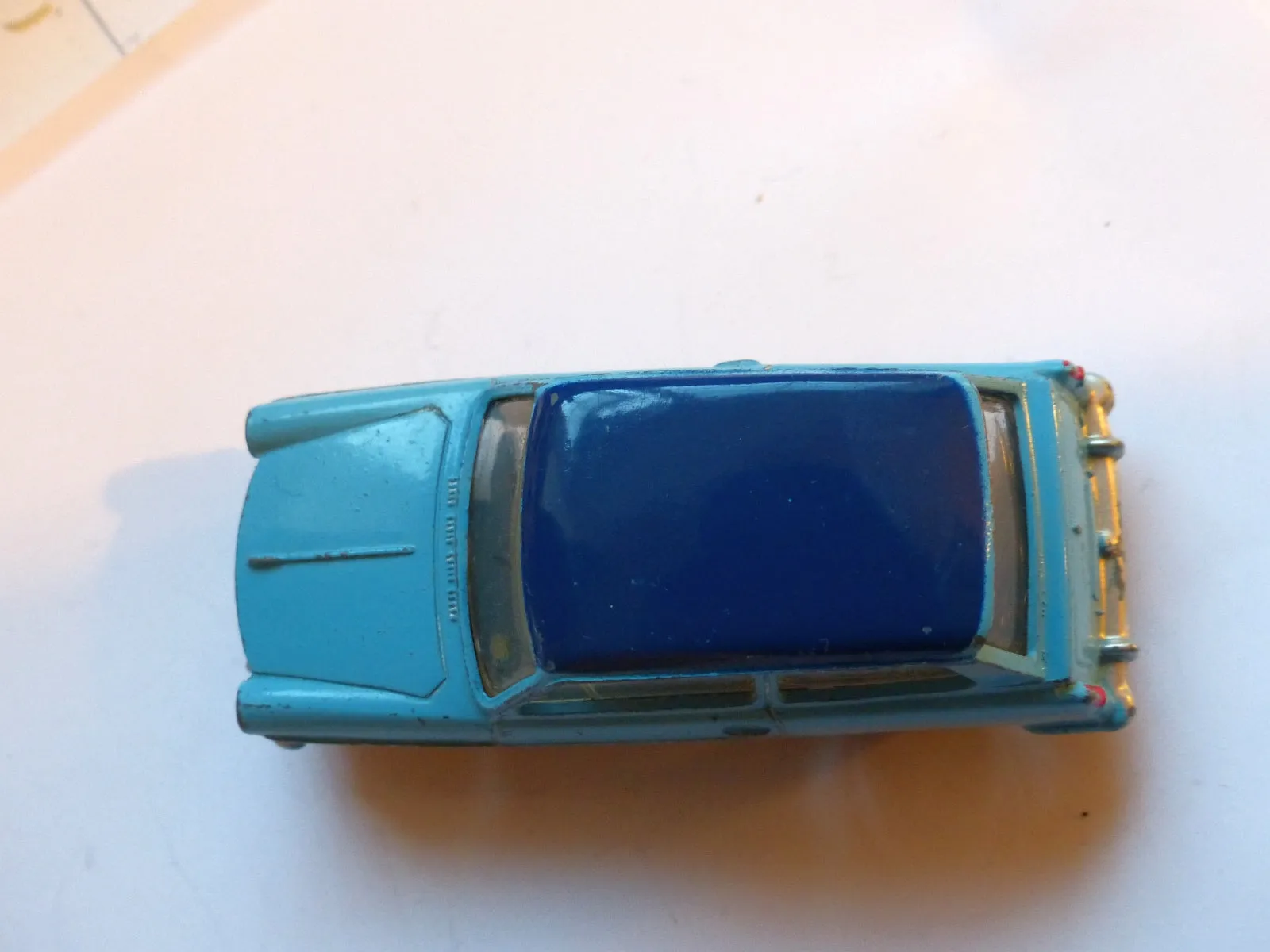 216 Austin A40 (early edition) (1)