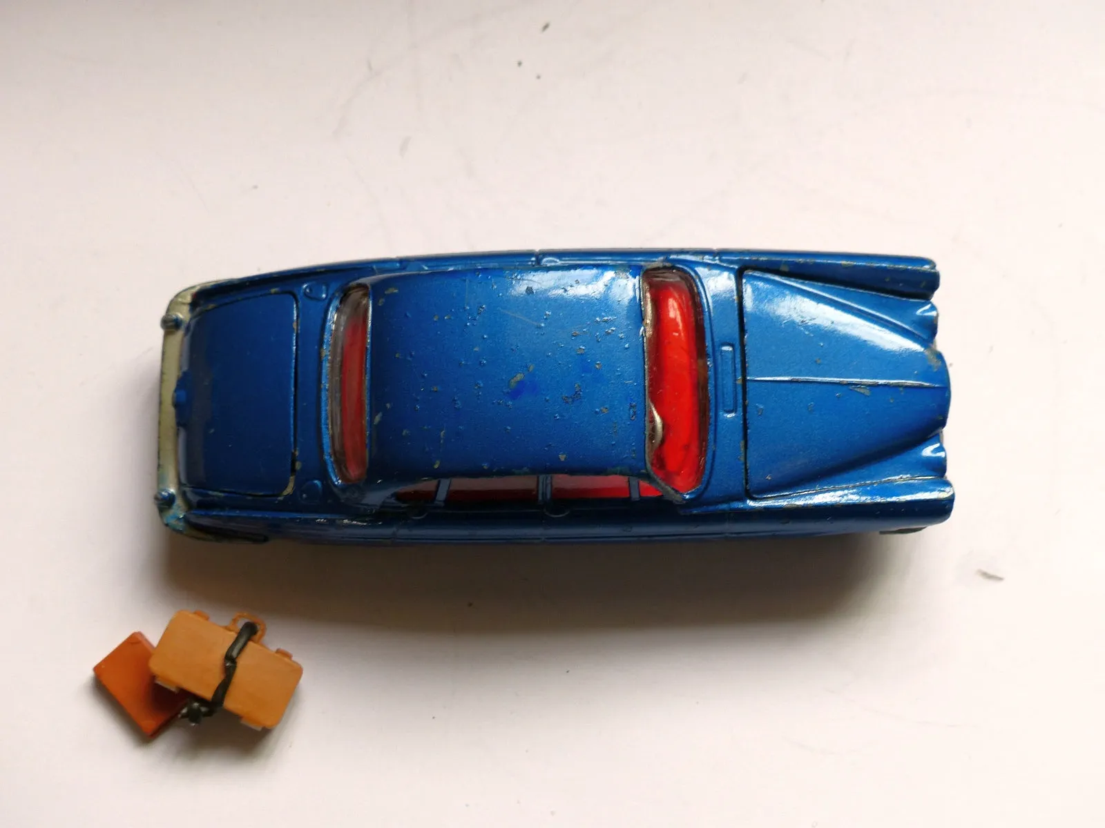 238 Jaguar Mk X in metallic dark blue
