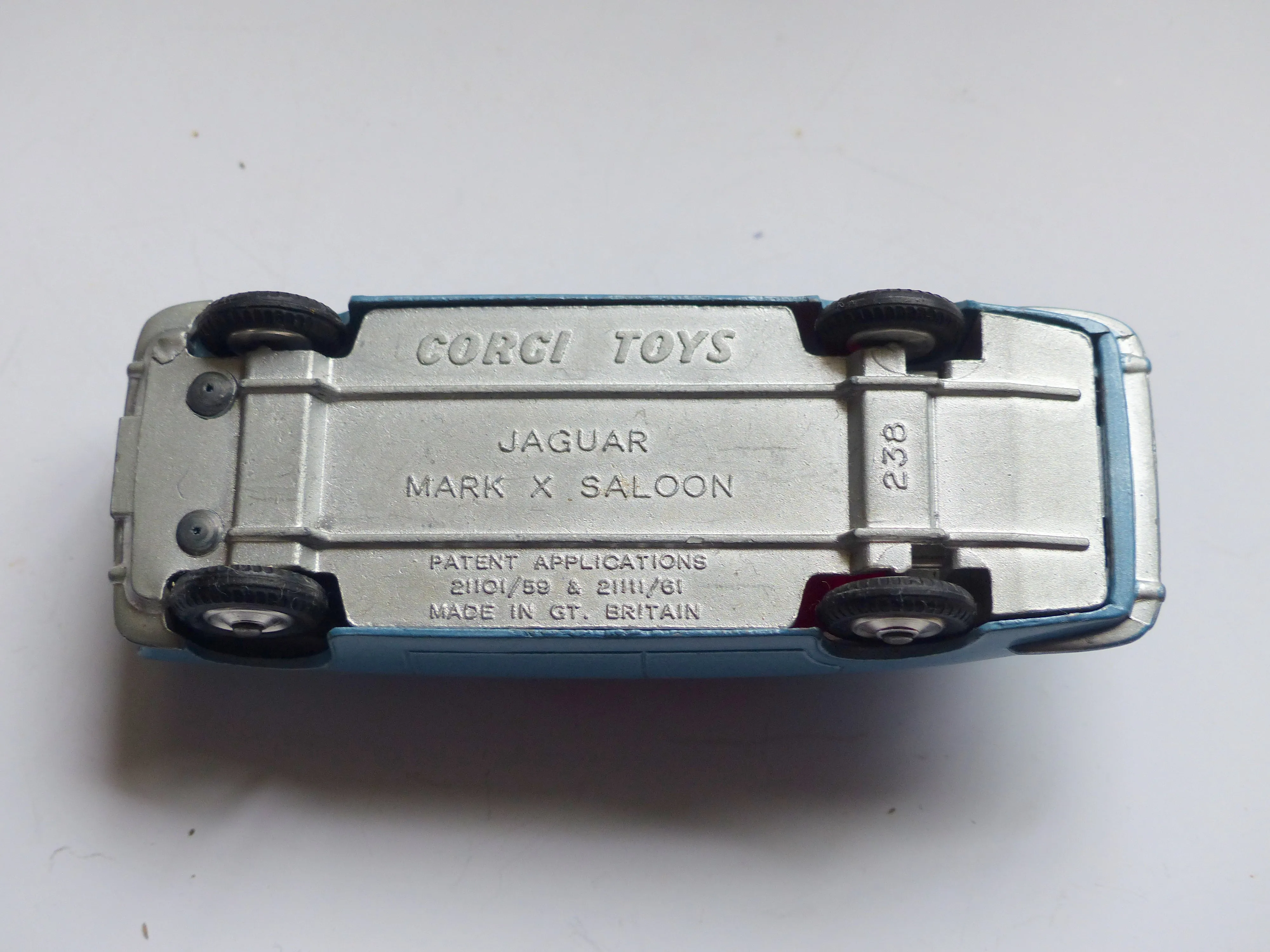 238 Jaguar Mk X in metallic silver-blue