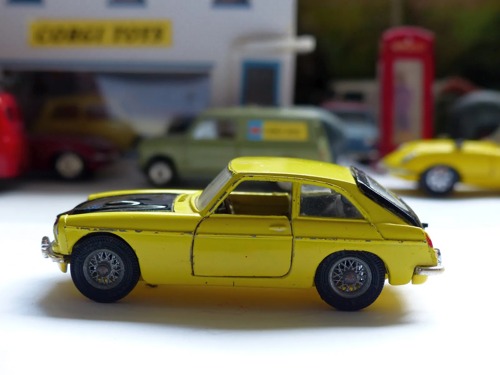 345 MGC GT in yellow and black