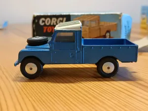406 Land Rover with original box 4