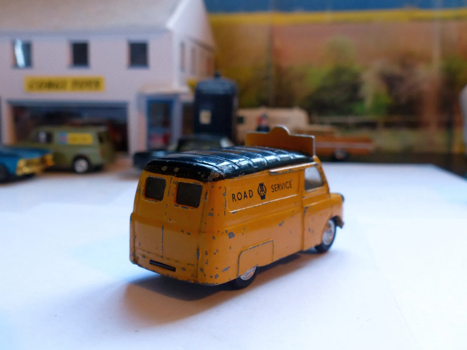 408 Bedford AA Van MkII  (late edition)