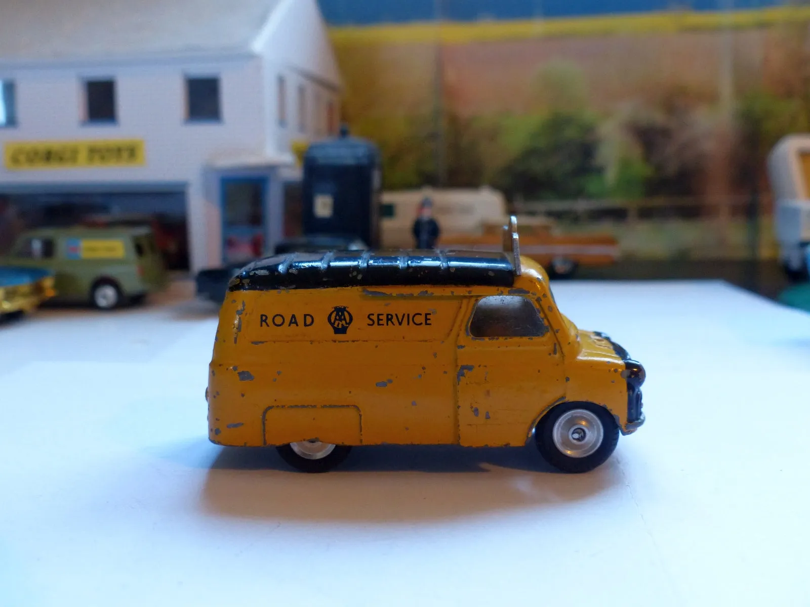 408 Bedford AA Van MkII  (late edition)
