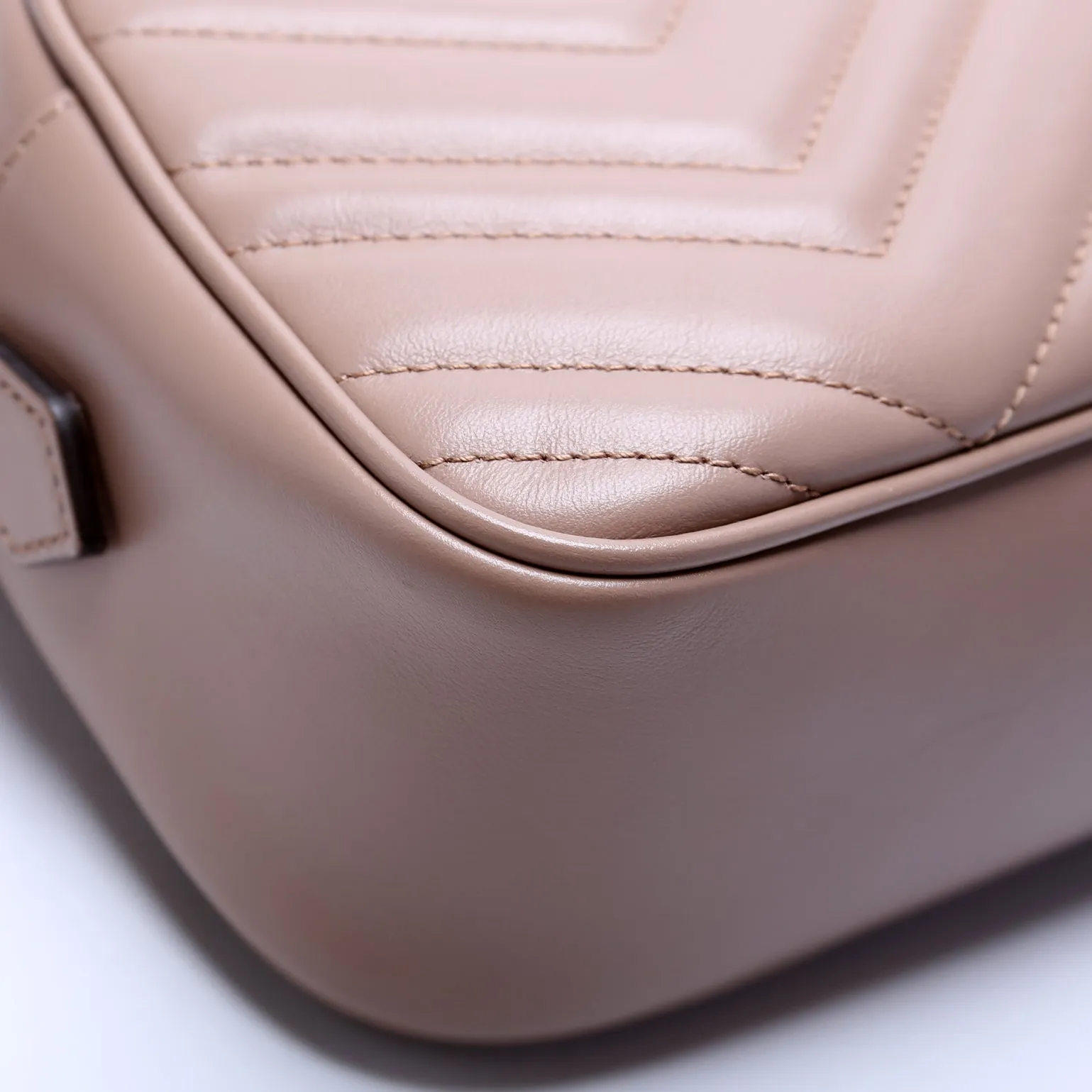 447632 Marmont Small Leather Camera Bag Newer