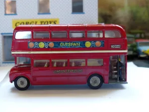 468 London Bus with cast wheels but no jewels (1)