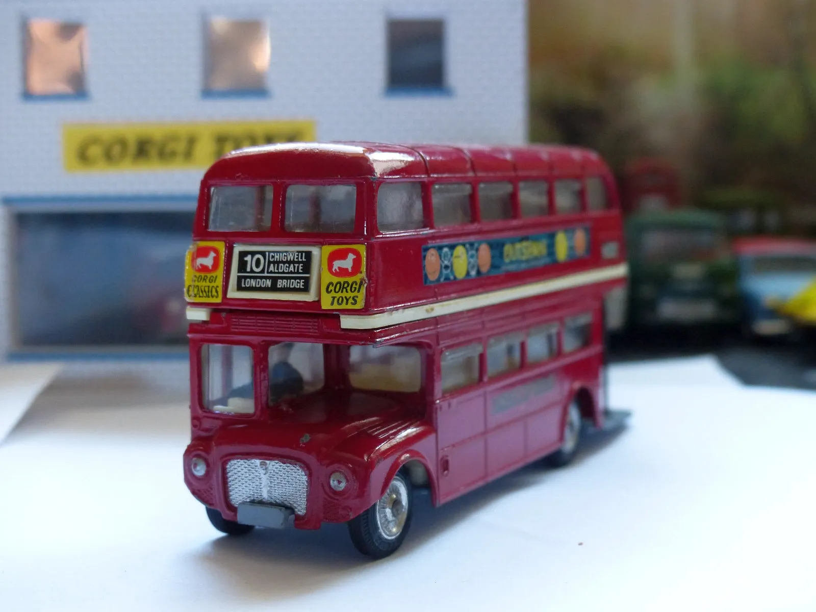 468 London Bus with cast wheels but no jewels (1)