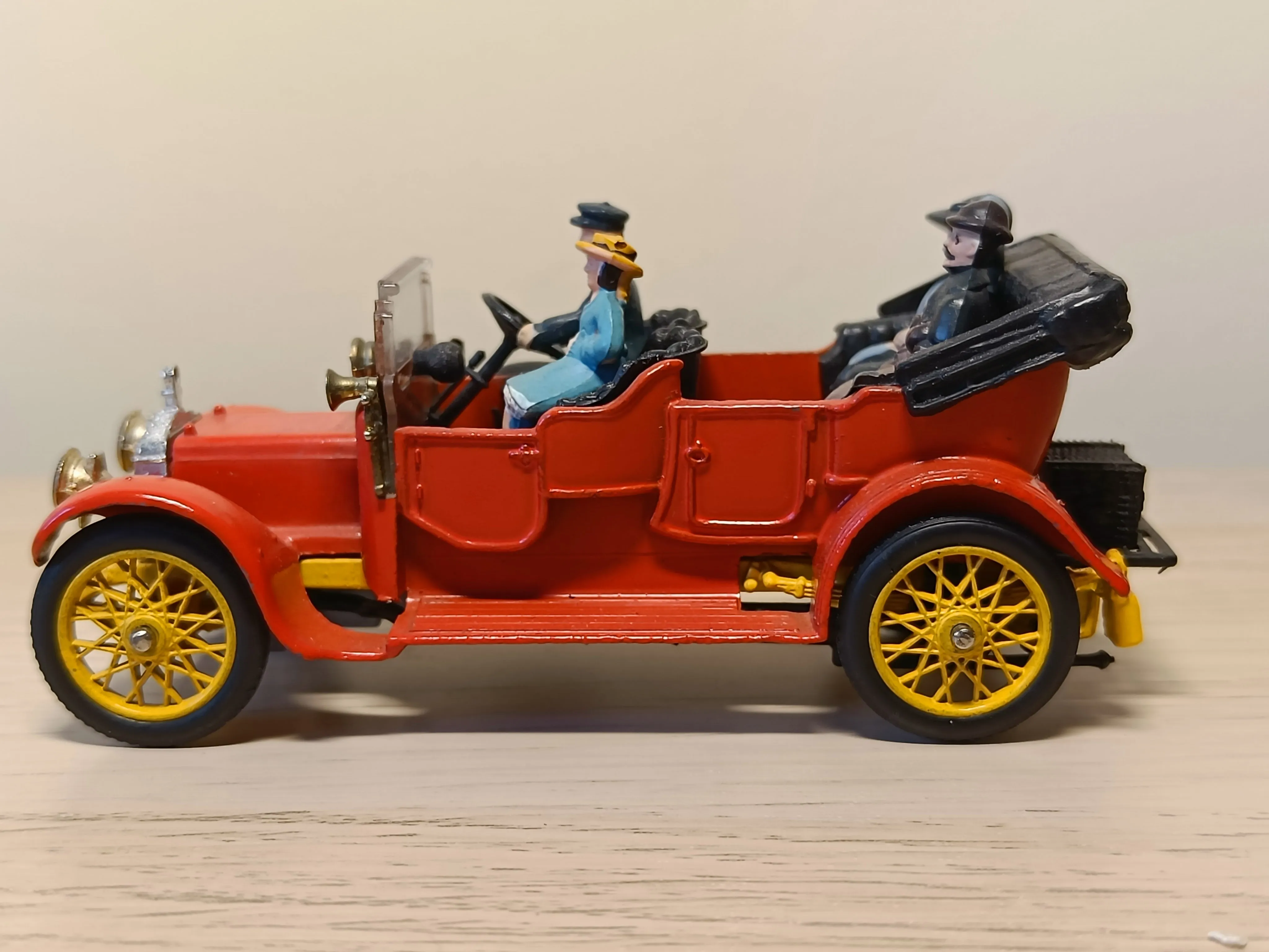 9021 Daimler 1910 38HP with passengers *scarce edition*