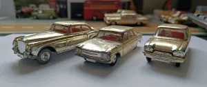 Gift Set 20 The Golden Guinea Set 3 cars in gold finish (3)