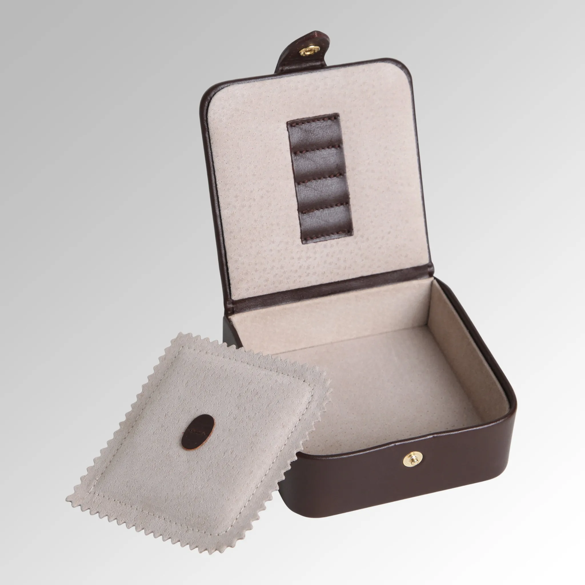 MANS MEDIUM STUD BOX