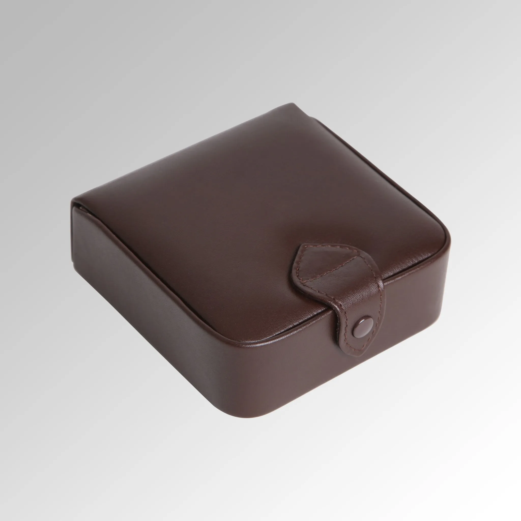 MANS MEDIUM STUD BOX