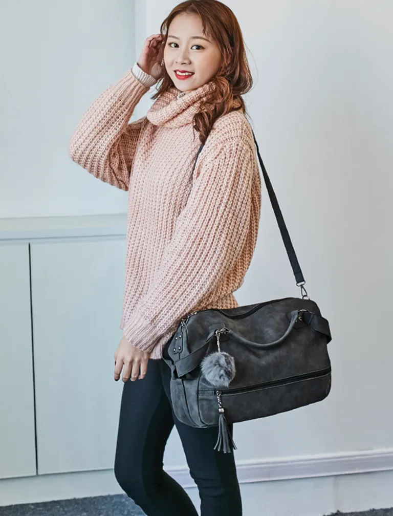 Scrub Fur Ball Tassel Bag