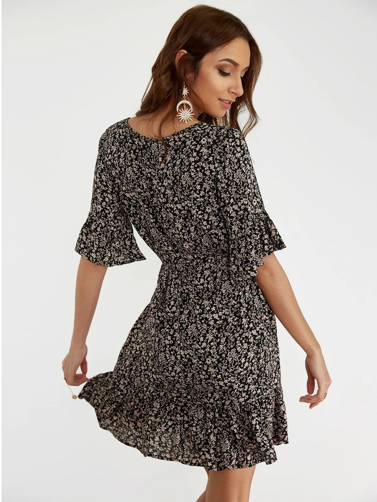 Wholesale Scoop Neck Half Sleeve Floral Print Self-Tie Ruffle Hem Mini Dresses